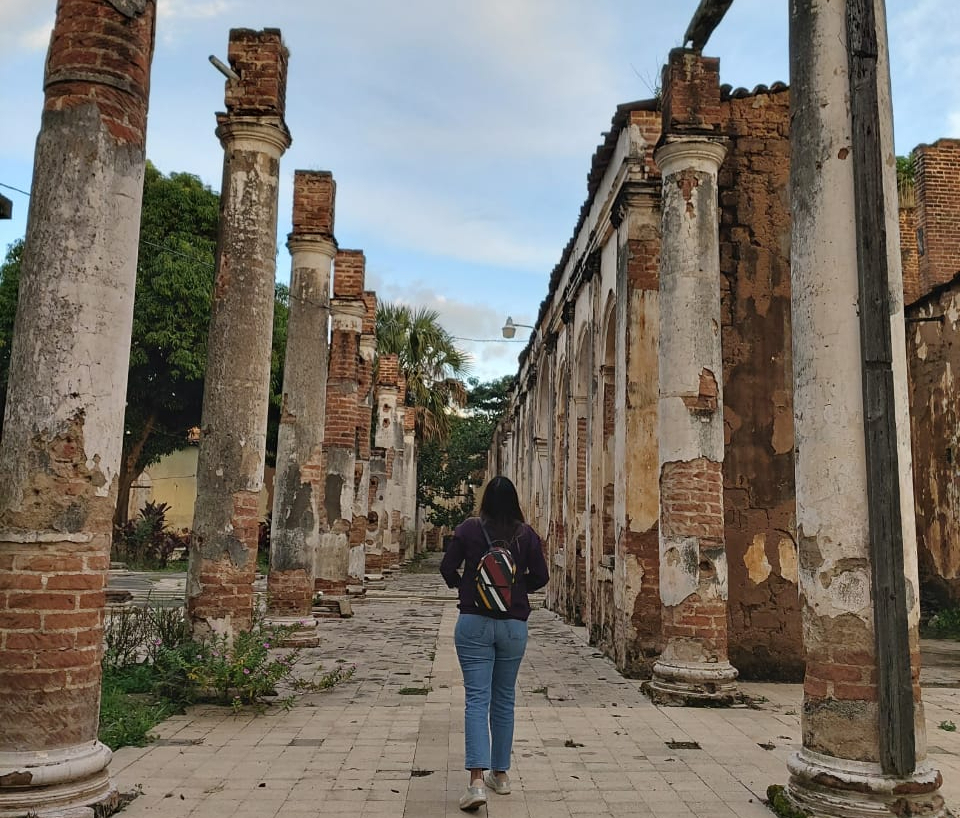 UNA VISITA A LAS RUINAS DE ANTIGUA ESCUELA DE ARTES Y OFICIOS EN SANTA&nbsp;ANA